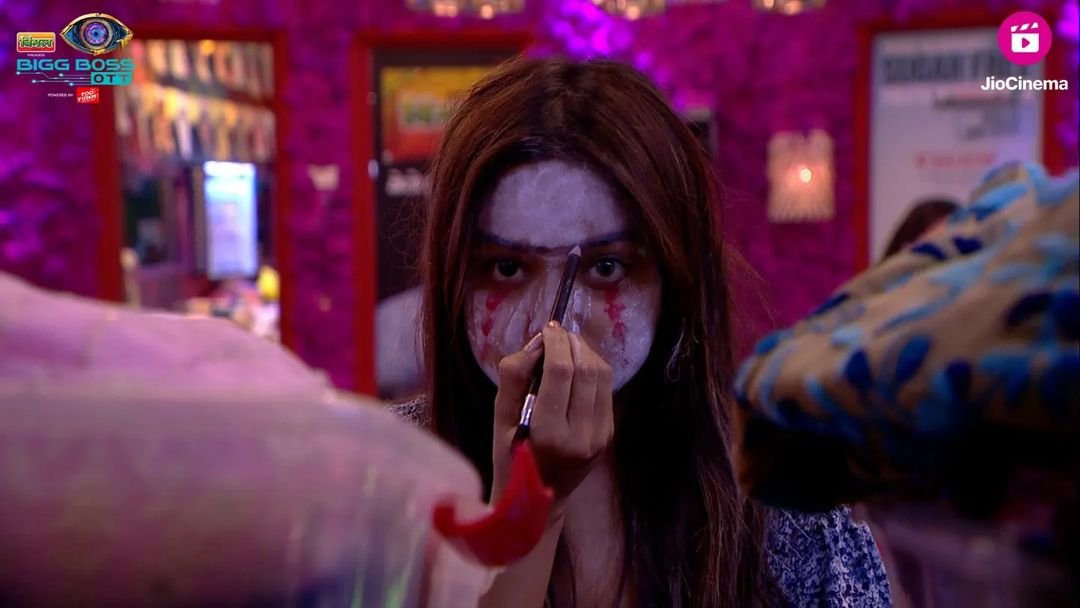 Bigg Boss Ott Ghost Came On Manisha Of Bihar Seeing Is Forbidden