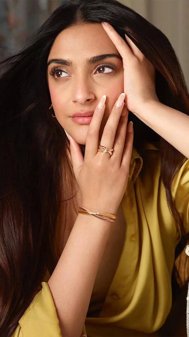 The secret of Sonam Kapoor's flawless skin is her 9 habits