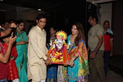 Pammi Mohan Hosts Grand Ganpati Darshan at Her Home